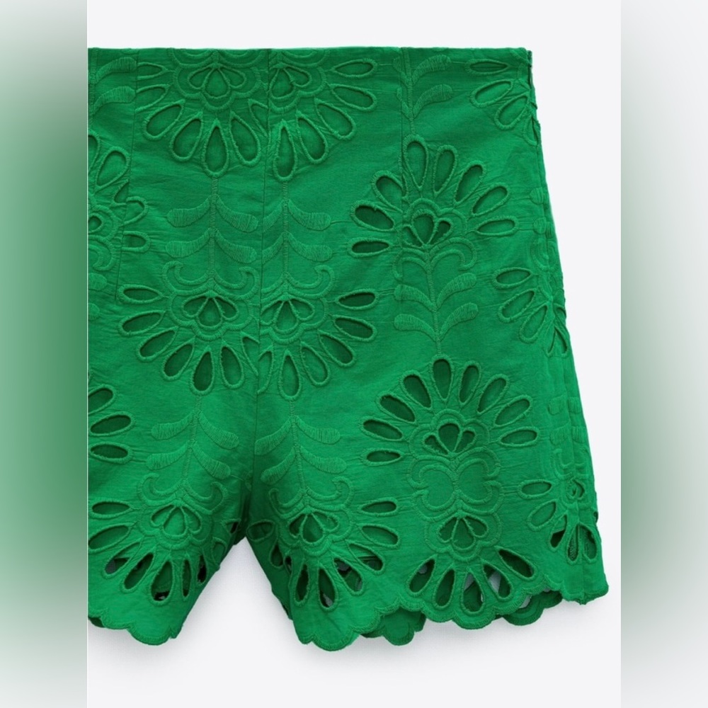 Zara Embroidered Eyelet Shorts High Waisted Emerald Green Bloggers Fav Size XS - Picture 2 of 12